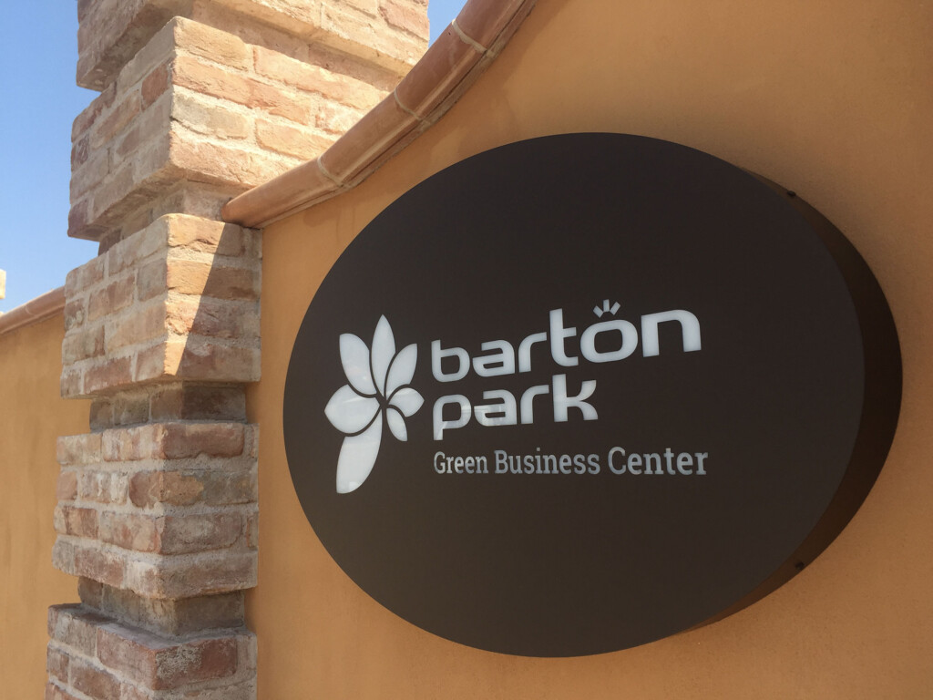 Barton Park / Video Social Key Business / Brand & Strategic Design